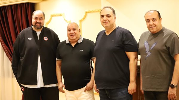 إمام محمدين مع مسئولي