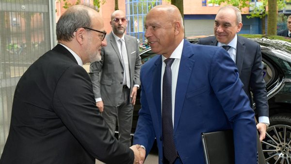 جانب من لقاء وزير