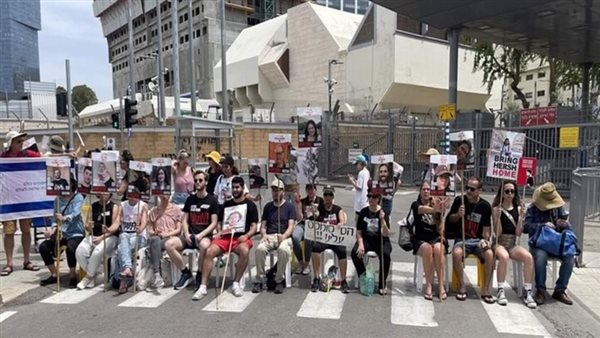 أهالي الرهائن الإسرائيليين