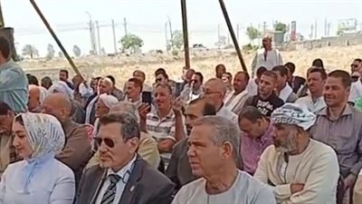 الزراعة تنظم يوما لحصاد أحد حقول القمح الإرشادية بالمنيا | بث مباشر 