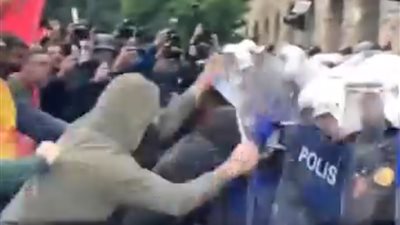 في عيد العمال.. الشرطة التركية تعتقل أكثر من 20 شخصا في احتجاجات اسطنبول