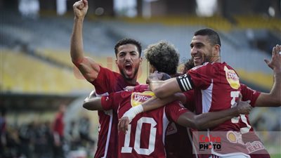 الأحمر يتفوق.. تعرف على القيمة التسويقية لـ الأهلي والاتحاد قبل مباراة اليوم