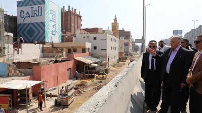 محافظ القاهرة يتفقد أعمال تطوير الرؤية البصرية للطريق الدائري استعدادا لافتتاح المتحف المصري
