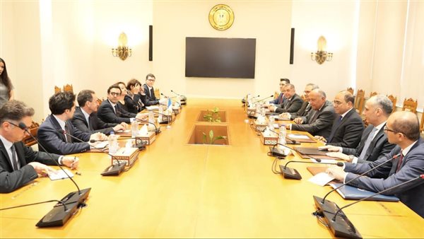  وزير الخارجية يستقبل