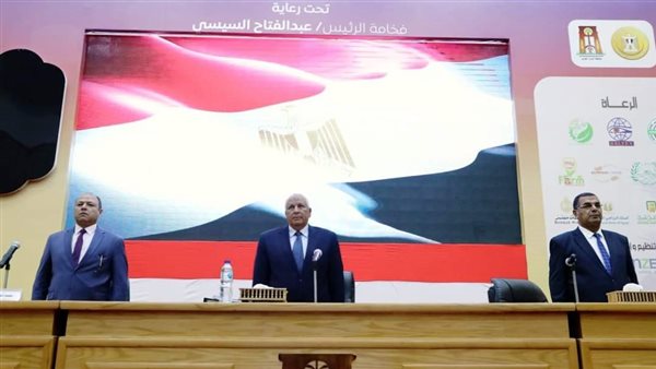 جانب من لقاء محافظ