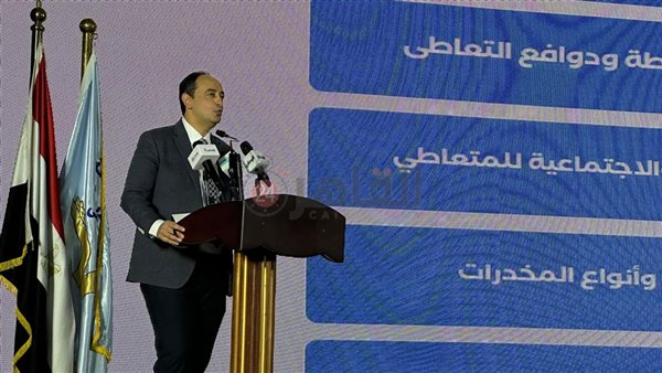 الدكتور عمرو عثمان