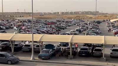 أطباء ومهندسون يبيعون مدخراتهم من الذهب للإتجار في السيارات.. وتراجع الأسعار يصدمهم | تقرير 