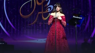 بإطلالة حمراء.. آمال ماهر تشعل حفلها بالسعودية وتوجه رسالة للجمهور|صور 