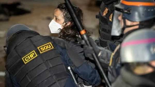 القبض على المتظاهرين