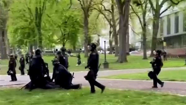 اعتقال الطلاب 