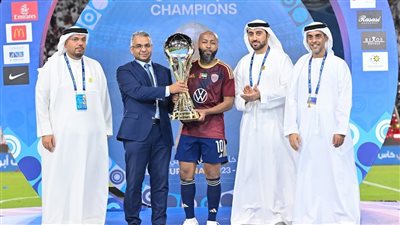 اعتزال نجم الكرة الإماراتية إسماعيل مطر بعد فوز الوحدة بكأس أديب 