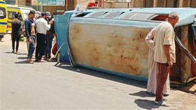 إصابة 19 شخصا في انقلاب ميكروباص بالشرقية