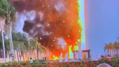 تفاصيل السيطرة على حريق نشب في مسلة بورتو بورسعيد | بث مباشر