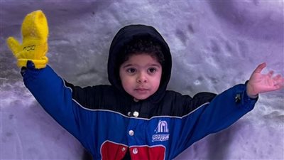 مصرع صغير تحت عجلات سيارة حضانته بالمنوفية.. ووالده: مفكروش يعزوني في ابني