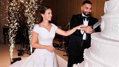 تكلف مليار و200 مليون جنيه.. زواج الملياردير عمر كماني من عارضة أزياء في زفاف استمر 4 أيام