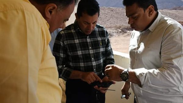 وزير الشباب أثناء