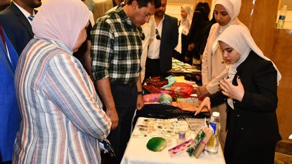 الوزير يتفقد المدينة