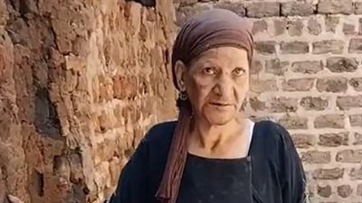 إحدى المتضررات من حريق مخزن بسوهاج: النار مسكت في بيتي وخسرت كل حاجة | بث مباشر