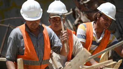 مهلة 15 يومًا للشركات المتعثرة في تطبيق الحد الأدنى للأجور.. والغرامة تنتظر المخالفين