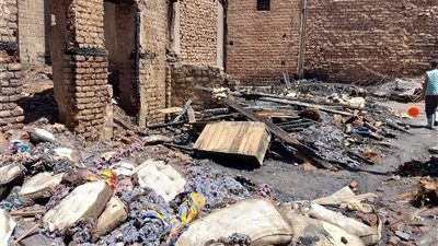 اندلاع حريق في مخزن قطن و4 منازل مجاورة بسوهاج.. والحماية المدنية تسيطر على النيران