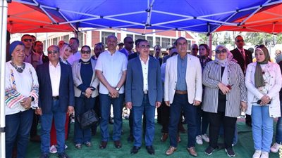 محافظ الإسكندرية يطلق شعلة مارثون الاحتفال بأعياد الربيع من ستاد الإسكندرية الرياضي