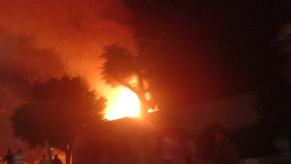 جانب من الحريق