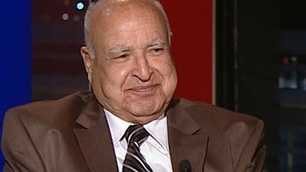 الدكتور إبراهيم درويش