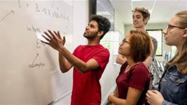 طلاب - تعبيرية