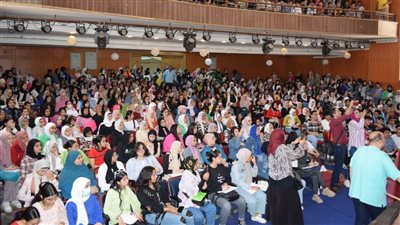 4300 طالب يشاركون في اليوم الأول للقوافل المجانية للشهادة الإعدادية ببورسعيد| صور 