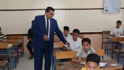 2646 طالبًا بالنقل الثانوي يؤدون امتحان الكيمياء والجغرافيا والتطبيقات الرياضية بجنوب سيناء 