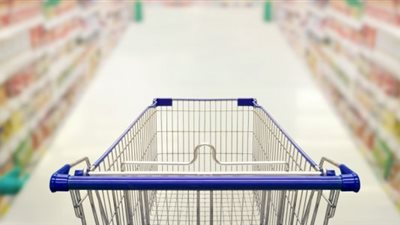 عضو بشعبة المواد الغذائية: يجب على المنتجين تخفيض الأسعار لتتناسب مع انخفاض سعر الدولار