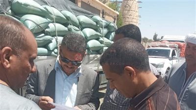 قبل الهروب خارج المحافظة.. ضبط سيارة محملة بـ 9 أطنان من محصول القمح في المنيا