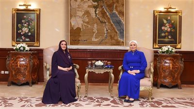 زيارة غالية وخطوة عزيزة.. انتصار السيسي تستقبل حرم سلطان عمان | صور 