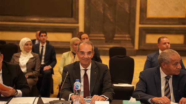 وزير الاتصالات