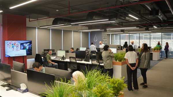 شباب شركة أرتشر Archer