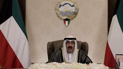 أمير الكويت يعلن حل مجلس الأمة وتعطيل العمل ببعض مواد الدستور