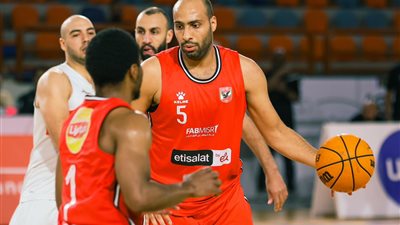 سلة الأهلي يخسر أمام أهلي بني غازي ويودع منافسات بطولة الدوري الإفريقي