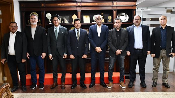 وزير الرياضة وجهاز