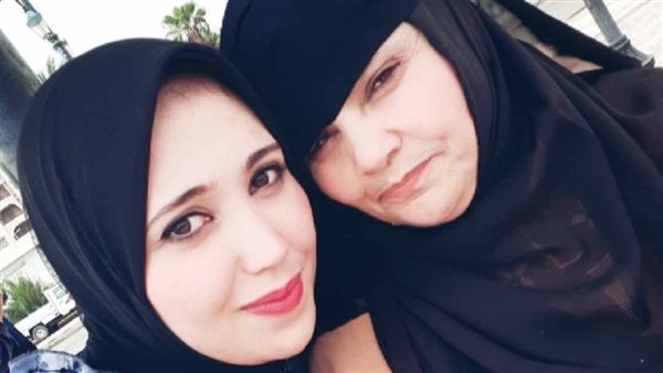 فتحية الباز ووالدتها