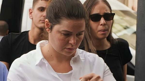 يسرا اللوزي