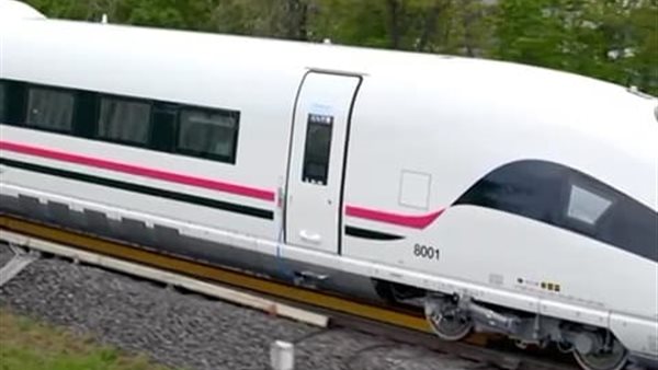 القطار الكهربائي