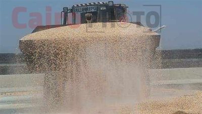 انقلاب تريلا محملة بالذرة الصفراء على محور 30 يونيو في الإسماعيلية