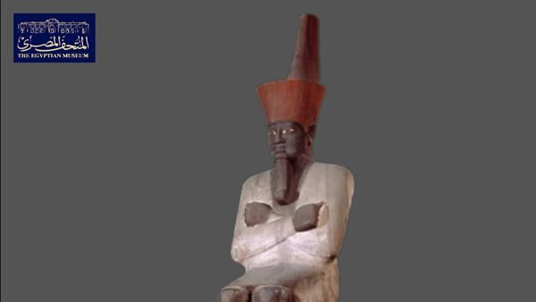  تمثال لـ المك منتوحتب