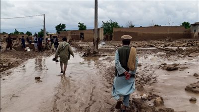 فيضانات مدمرة تضرب أفغانستان وتتسبب في وفاة 315 شخصًا | بث مباشر