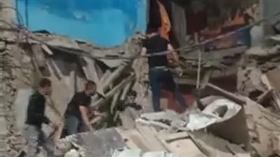 بداخله 7 أسر.. انهيار عقار بمنطقة كرموز بالإسكندرية وإنقاذ 11 شخصا من أسفله| بث مباشر