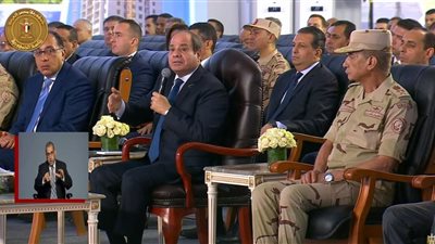 السيسي: قالوا شوفوا مسجد السيدة زينب والحسين.. لما أرفع كفاءة مسجد يبقى أدهنه من برا وخلاص؟