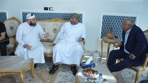 جانب من لقاء محافظ