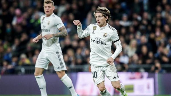 مودريتش وكروس 