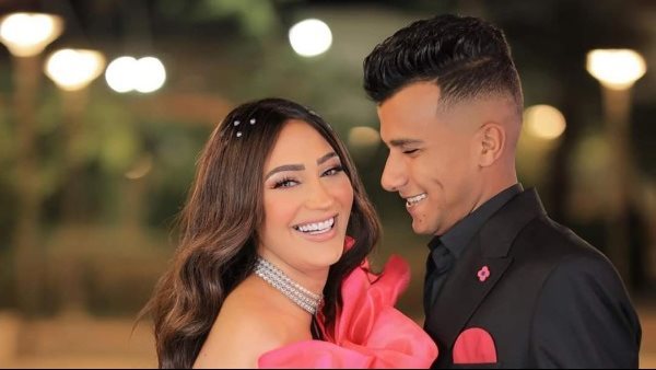 عصام صاصا وزوجتة