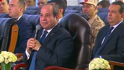 السيسي: زنقت نفسي وزنقت البلد عشان نعمل دولة.. واللي اتعمل في 200 سنة بعمله في 3 سنين| بث مباشر